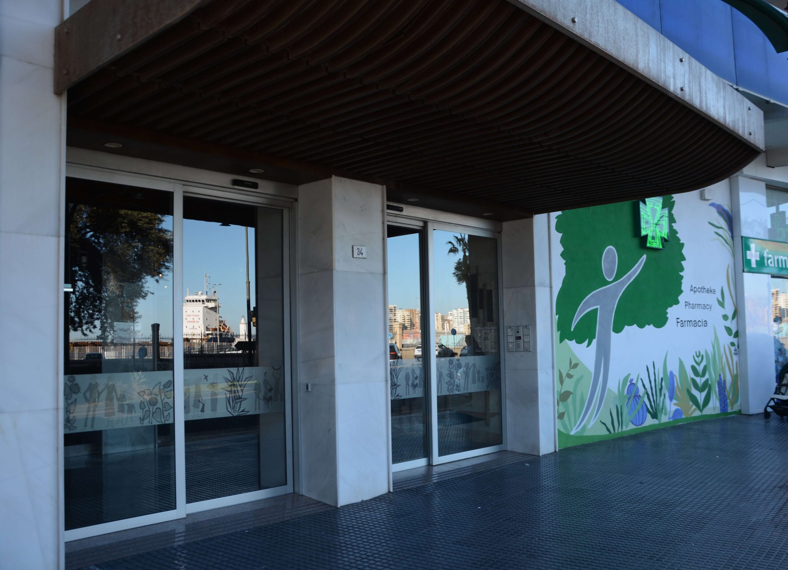 Fachada y ubicación de Masaje Sport Center en Alameda de Colón 34, Málaga